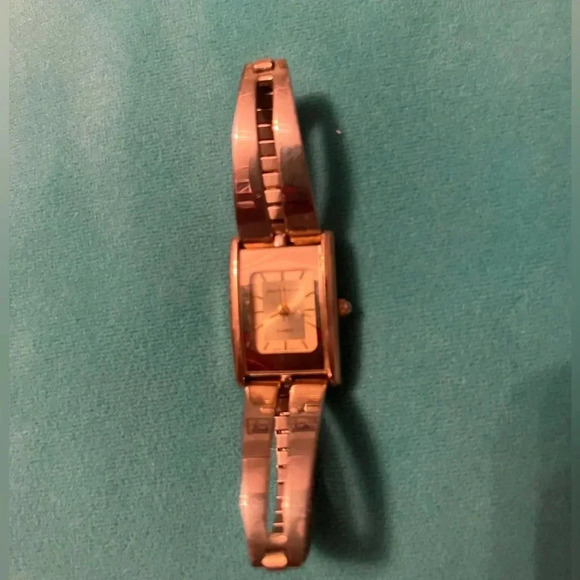 Vintage Jaclyn Smith Watch - Picture 1 of 4